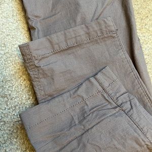 Vuori women hiking pants. Size small.
